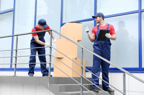 Experienced Dulwich movers managing safe packing and transport