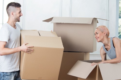 Local moving vehicle suitable for Dulwich flats and homes